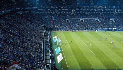 开云体育全站-“水上救生：三叉湖游泳馆的极速反应与精准救援”